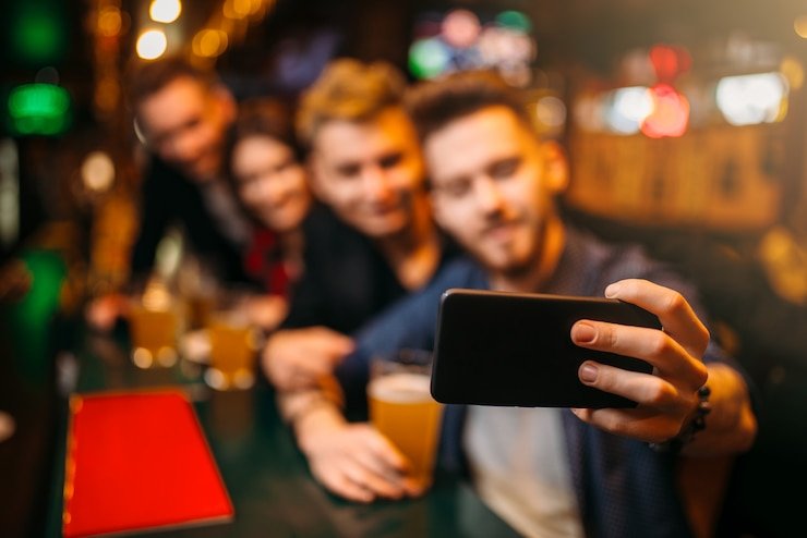 Penggunaan aplikasi taruhan olahraga betjitu88 pada smartphone dengan antarmuka mudah dipahami